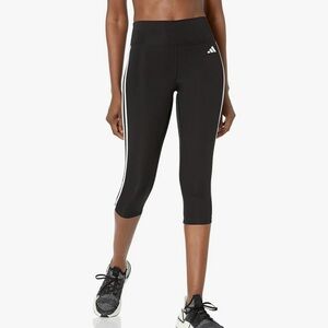 🆕 Adidas Black and White Athletic 3/4th Length Leggings. Size Medium